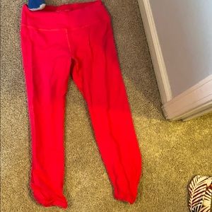 Beyond Yoga neon pink leggings